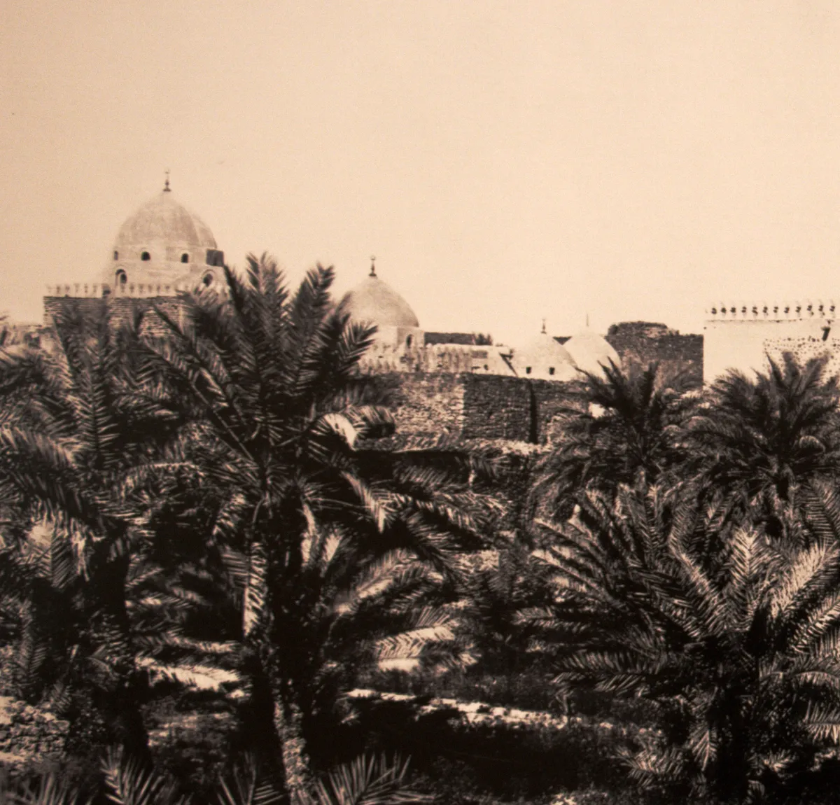 Le puits d'Arîs, où le Prophète ﷺ annonça l'épreuve d'Uthmân